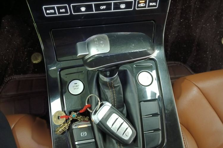 Used Hongqi H5 2018 30TD Dynamic Edition
