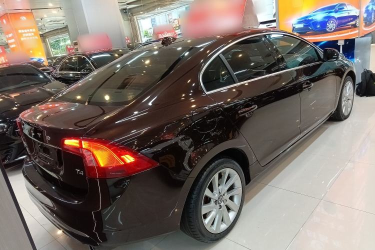 Used Volvo S60 2017 S60L T4 Smart Range Edition Rear Right 45 Deg