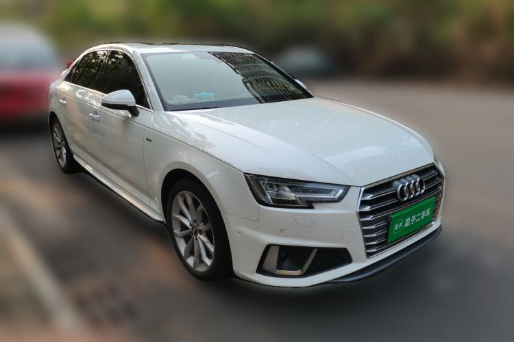 Used Audi A4L 2019 40 TFSI Fashion Edition China VI Emission Standard Front Right 45 Deg