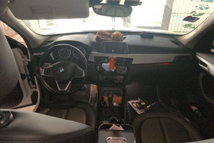 Used BMW X1 2018 sDrive20Li Leading Model Center Console