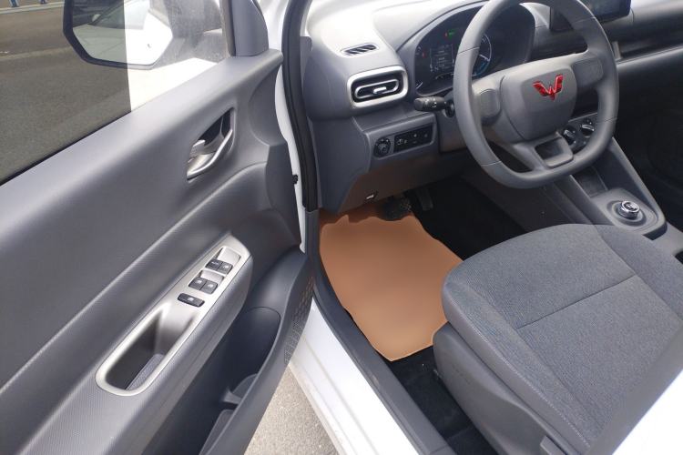 Used Wuling Hongguang New Energy 2025 Extended-Range Hybrid 50KM Comfort Version