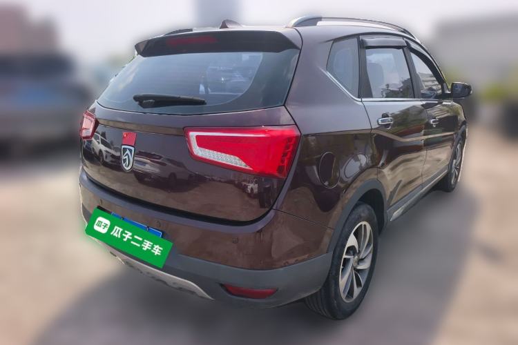 Used Baojun 560 2015 1.8L manual luxury version
