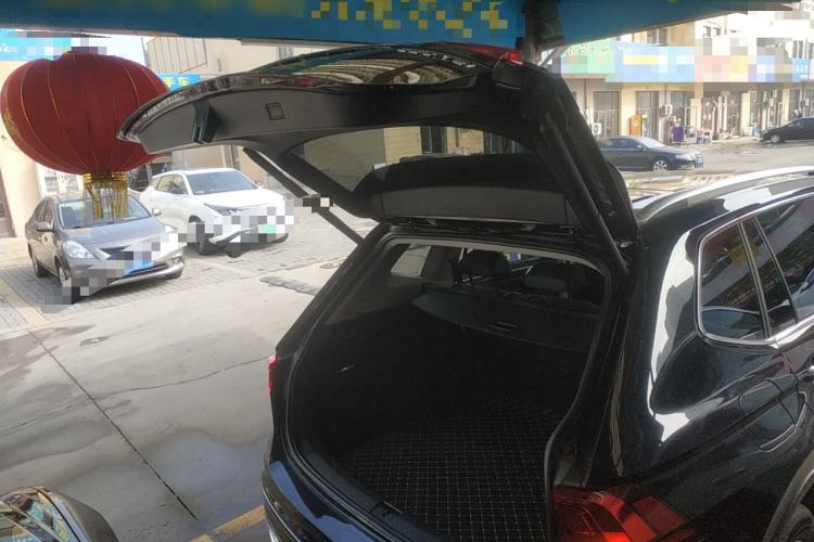 Used Volkswagen Tiguan L 2024 Outstanding Model 330TSI Automatic Two-Wheel Drive R-Line Dragon Glory Edition Trunk