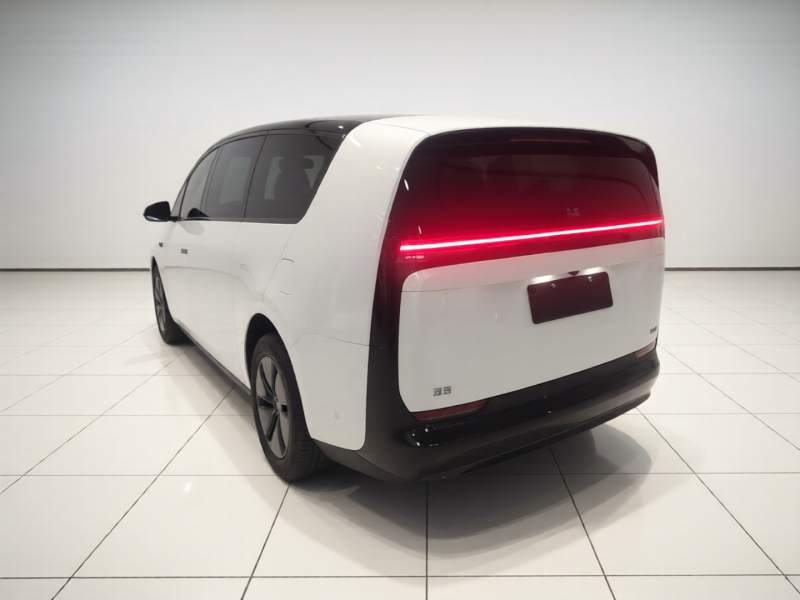Used Li Auto MEGA 2025 Ultra Smart Refreshed Edition — 4