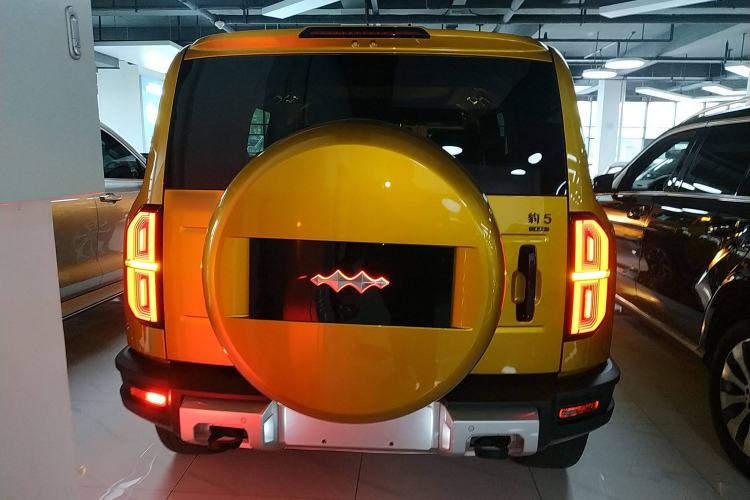 Used Formula Leopard Leopard 5 2023 Navigator Edition
