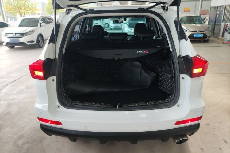 Used Haval M6 2018 Revised Version 1.5T DCT Two-Wheel Drive Elite Edition Trunk