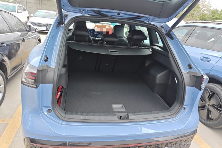 Used Volkswagen Tiguan L 2024 PRO 380TSI Four-Wheel Drive R-Line Prestige Edition Trunk