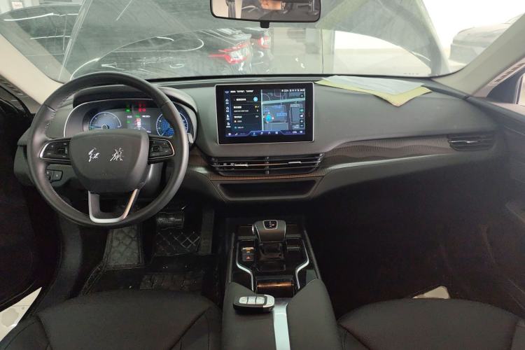 Used Hongqi E-QM5 2022 431 km Charge & Enjoy Edition
