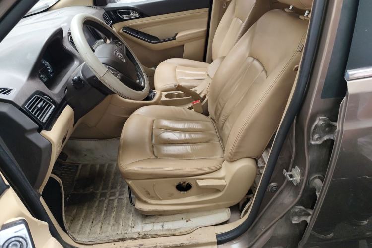 Used Baojun 730 2014 1.5L Manual Luxury Navigation ESP Version 7 Seats Left Front Seat