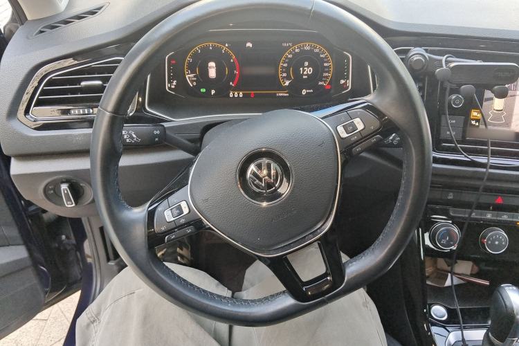 Used Volkswagen T-ROC 2020 280TSI DSG Two-Wheel Drive Comfort Version
