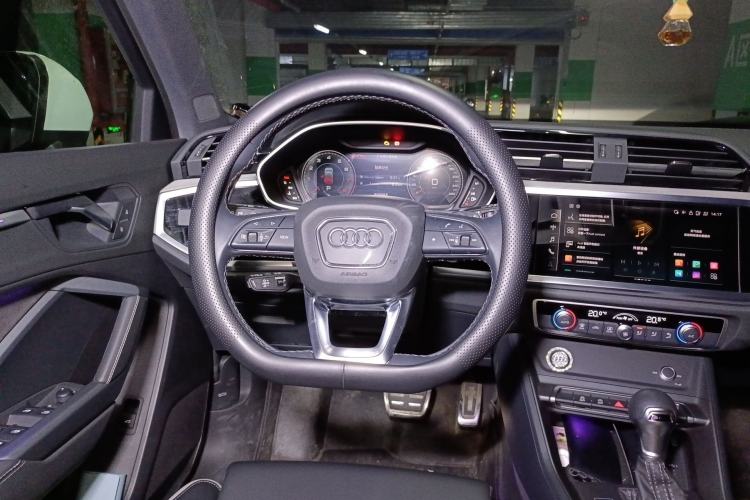 Used Audi Q3 2024 35 TFSI Fashion Dynamic Edition Steering Wheel