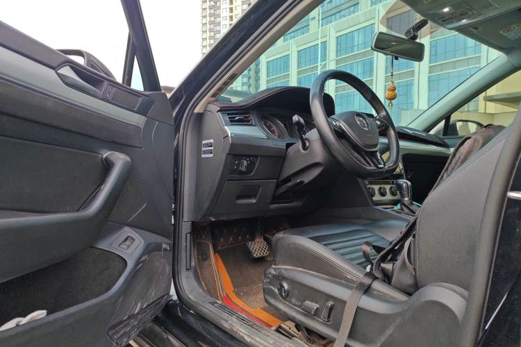 Used Volkswagen Magotan 2017 280TSI DSG Leading Edition Driver Seat