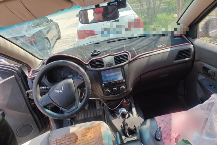 Used Wuling Hongguang 2015 1.5L S Basic Version China V Standard Center Console