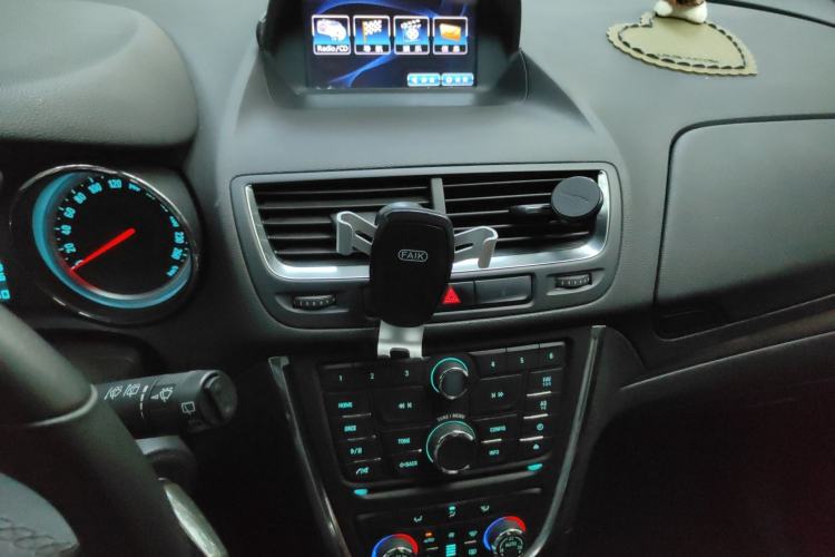 Used Buick Encore 2015 1.4T Automatic Two-Wheel Drive Urban Leading Model Audio And AC Panel