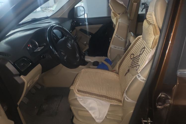 Used Baojun 730 2015 1.8L Manual Luxury Navigation ESP Version 7-seater
