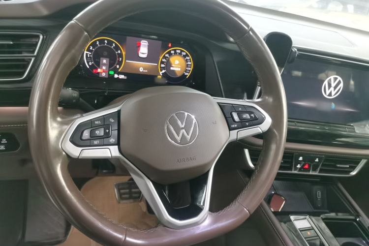 Used Volkswagen Viloran 2023 380TSI Luxury Edition
