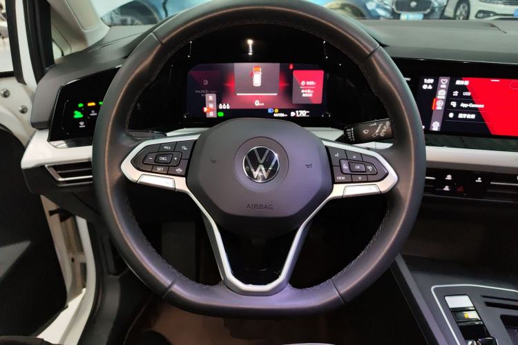 Used Volkswagen Golf 2023 Facelift 280TSI DSG Pro
