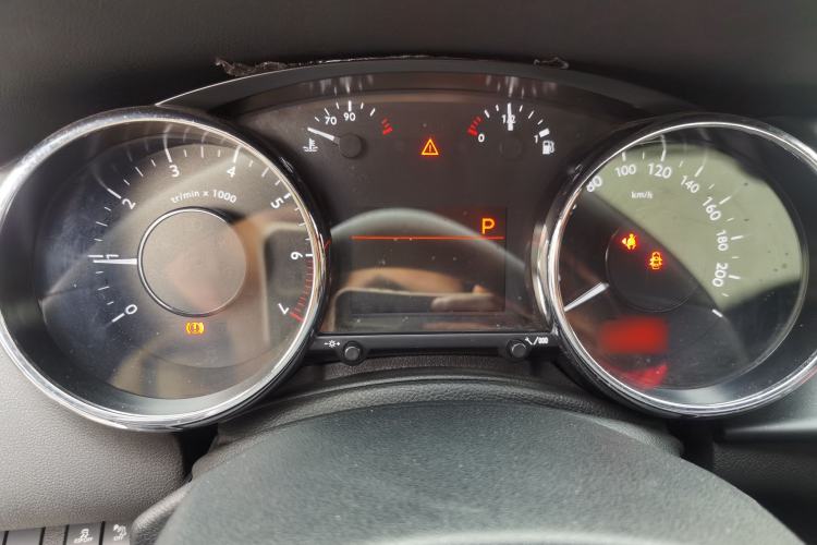 Used Peugeot 3008 2015 2.0L Automatic Classic Edition
