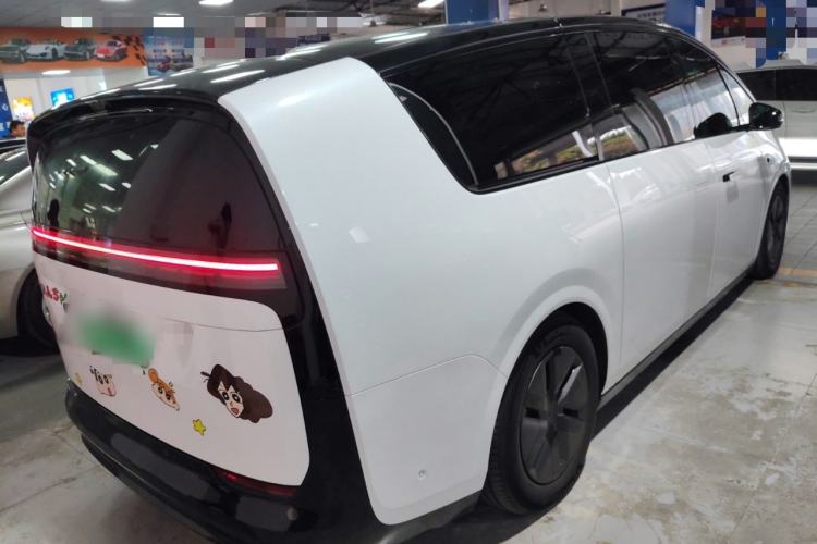 Used Li Auto MEGA 2025 Home Family Special Edition Exterior 5