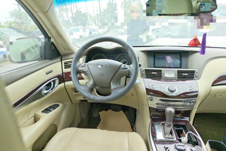 Used Infiniti M Series 2011 M25 Comfort Model Steering Wheel