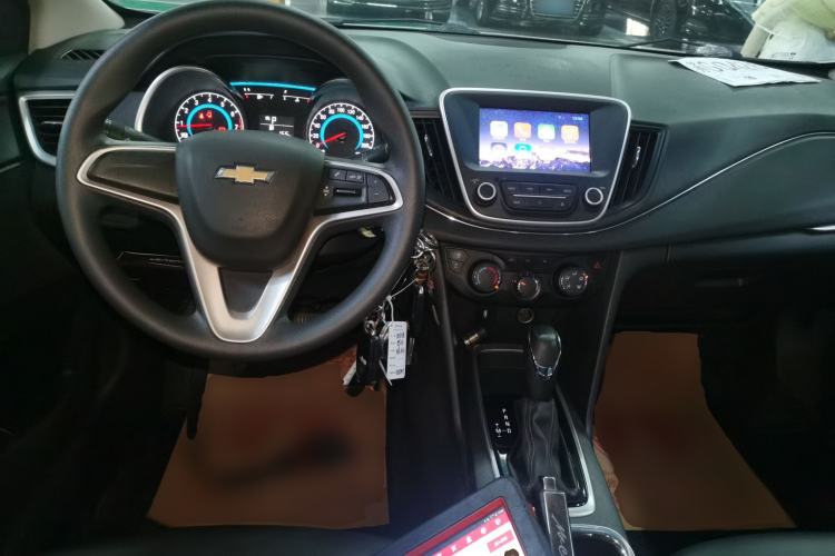 Used Chevrolet Cavalier 2019 320 Automatic Xinyue Edition Center Console