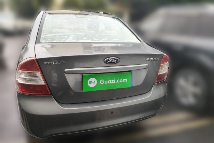 Used Ford Focus 2011 Sedan 1.8L Manual Comfort Model
