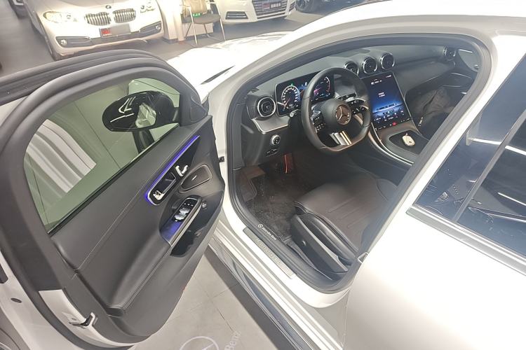 Used Mercedes-Benz C-Class 2022 Restyled C 200 L Sport Edition Driver Seat