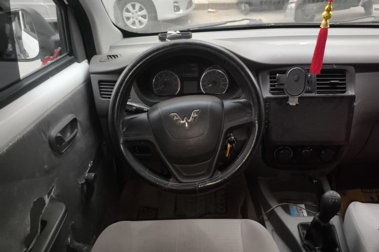 Used Wuling Rongguang V 2018 1.5L Practical Version Steering Wheel