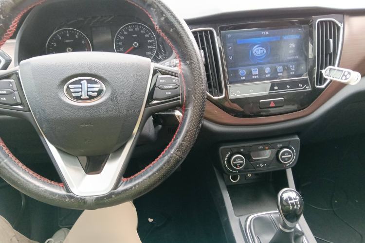 Used FAW Senya R7 2017 1.6L Manual Luxury Model