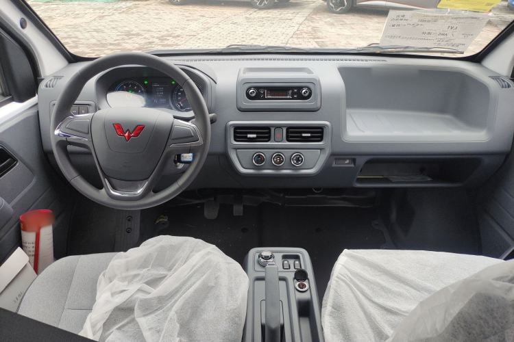 Used Wuling Yangguang 2025 Model 400km Bus Edition—Comfort Edition