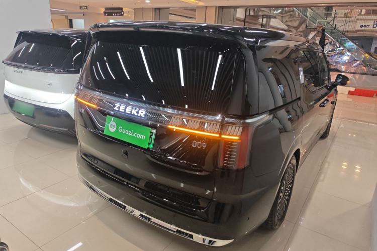 Used Zeekr 009 2024 7-Seater Walk-Through Version Four-Wheel Drive 108 kWh
