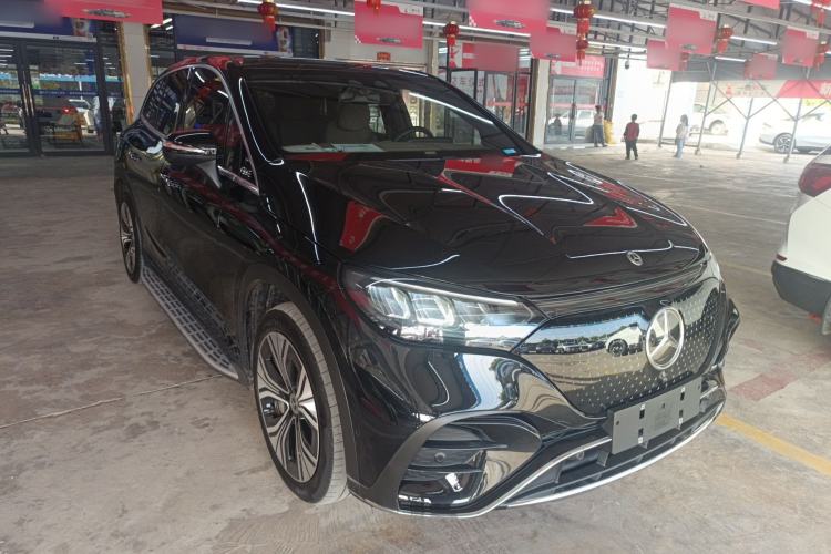 Used Mercedes-Benz EQE SUV 2024 500 4MATIC Luxury Edition Front Right 45 Deg