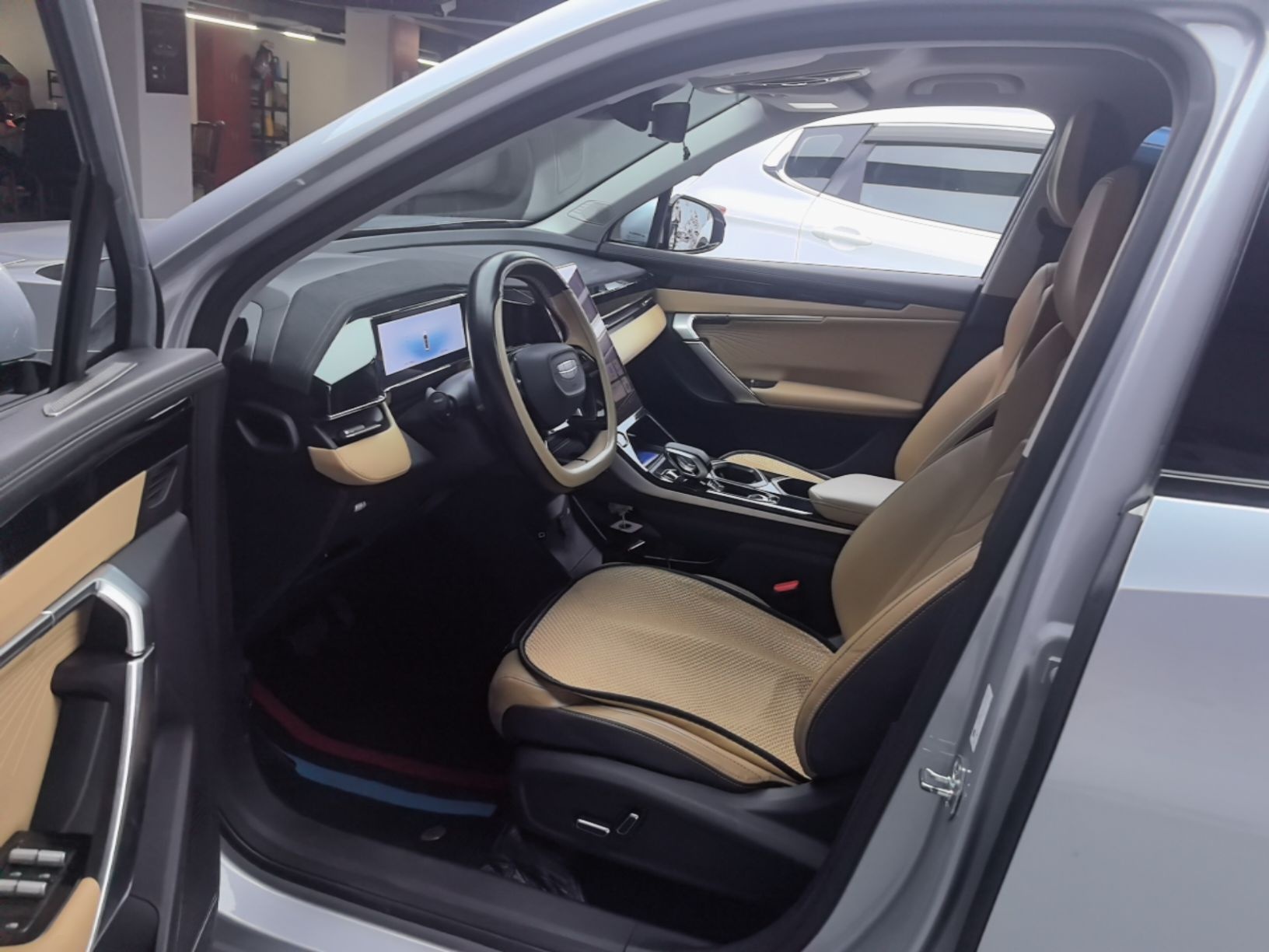 Geely Auto FX11 2023 1.5TD DCT Prestige Edition — снимка 18