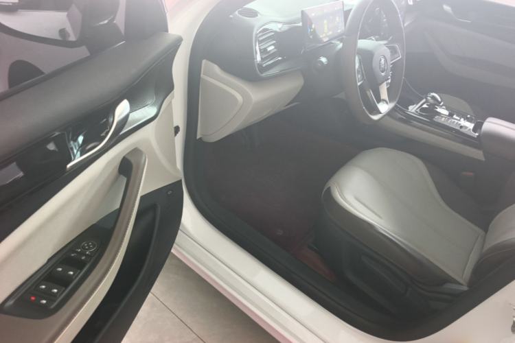 Used BYD Qin PLUS 2024 HONOR Edition DM-i 55KM Leading Model