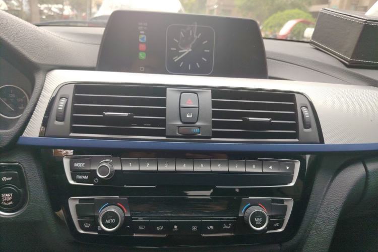 Used BMW 3 Series 2018 320i M Sport Package Audio And AC Panel