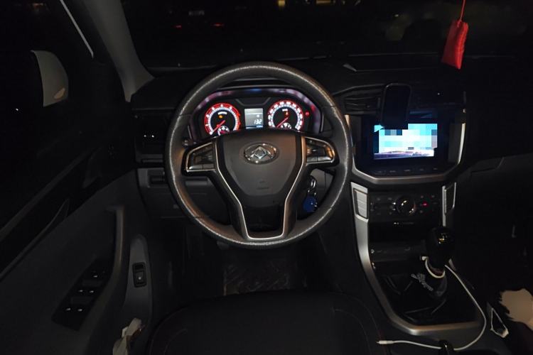 Used SAIC MAXUS T60 2017 2.4L Gasoline Manual Transmission Two-Wheel Drive High Ground Clearance Comfort Edition Standard Cabin
