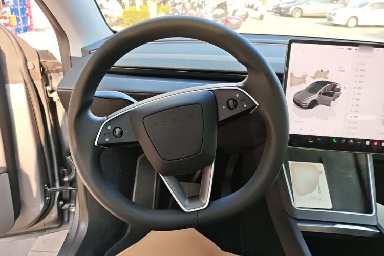 Used Tesla Model Y 2025 Rear-Wheel-Drive Version