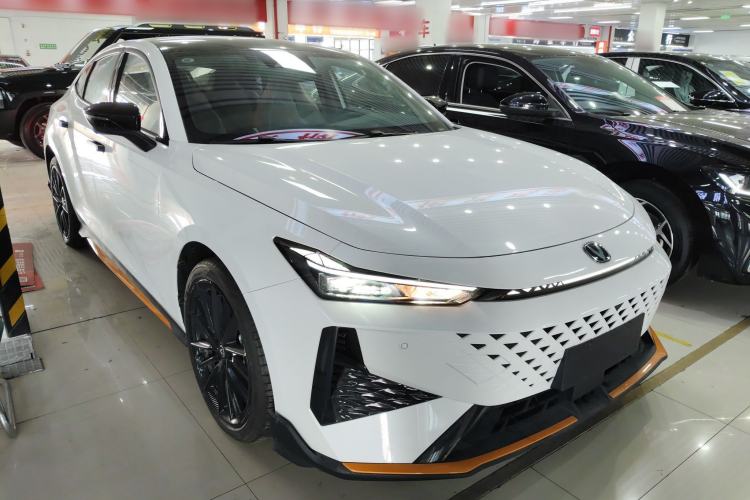 Used Changan UNI-V 2025 1.5T 500Bar Prestige Sporty Version