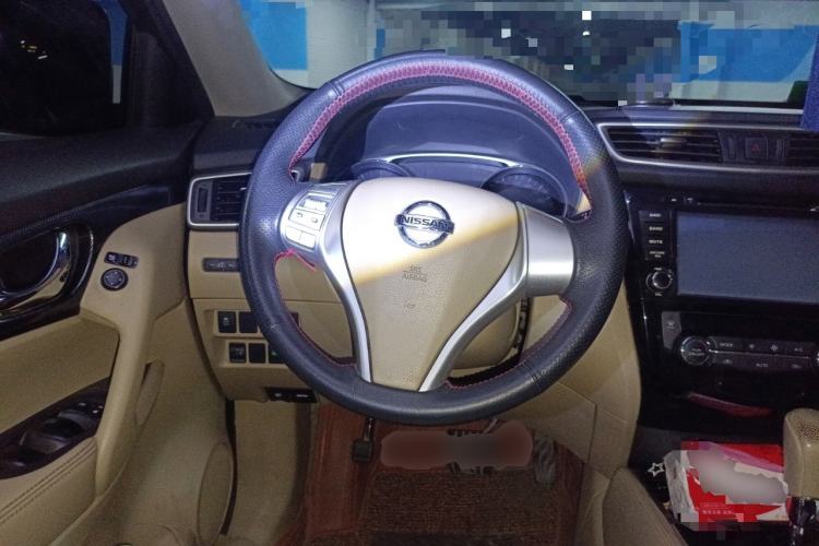 Used Nissan X-Trail 2014 2.5L CVT Leading Edition 4WD
