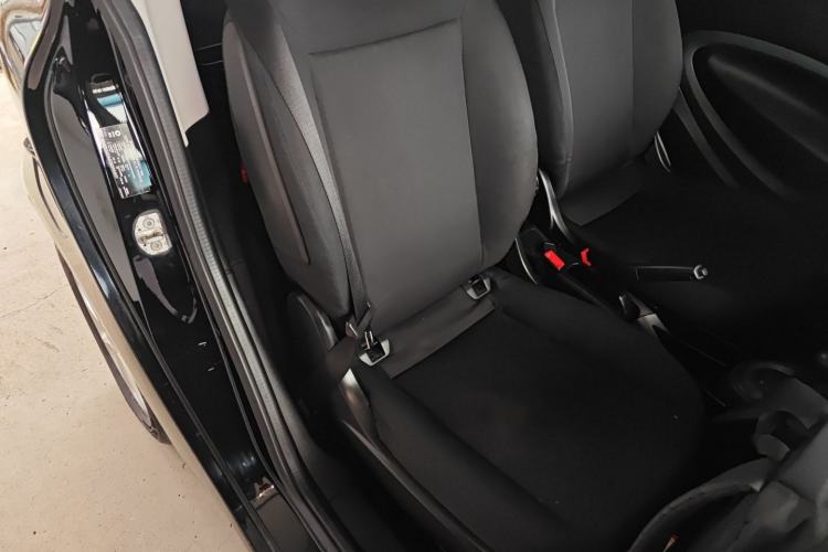 Used smart fortwo 2015 1.0L 52 kW hardtop Dynamic version
