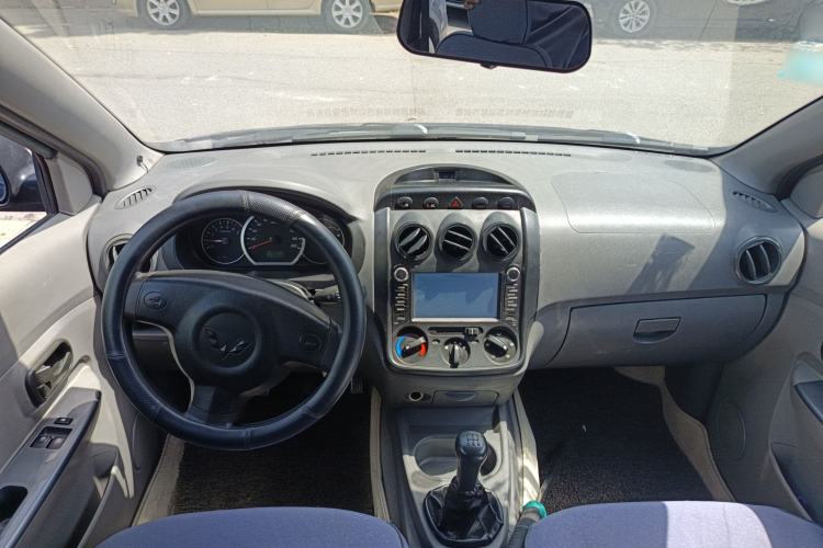 Used Wuling Hongguang 2010 1.2L Base Version China IV Standard Center Console