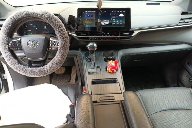 Used Toyota Sienna 2024 2.5L Hybrid Four-Wheel Drive Prestige Edition
