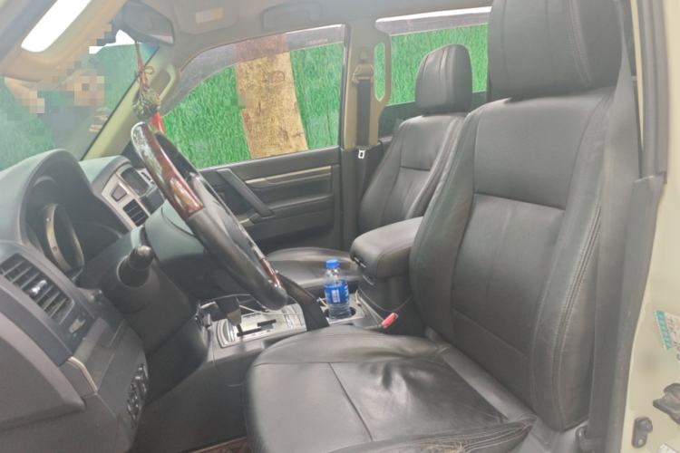 Used Mitsubishi Pajero 2016 3.0L Automatic Prestige Version China V Standard Left Front Seat