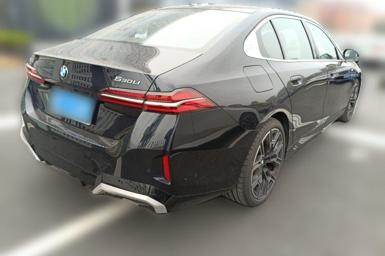 Used BMW 5 Series 2025 530Li Luxury Edition M Sport Package Rear Right 45 Deg