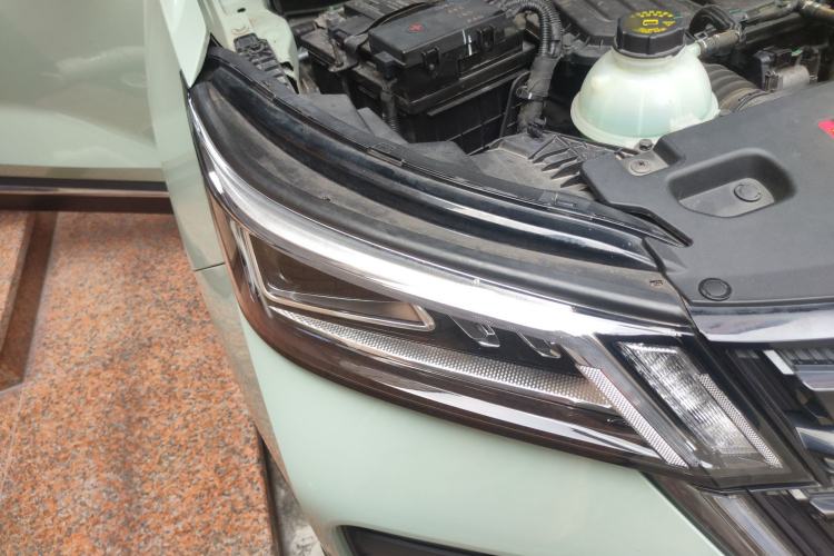Used Wuling Asta 2022 2.0L DHT Electric-Speed Version

