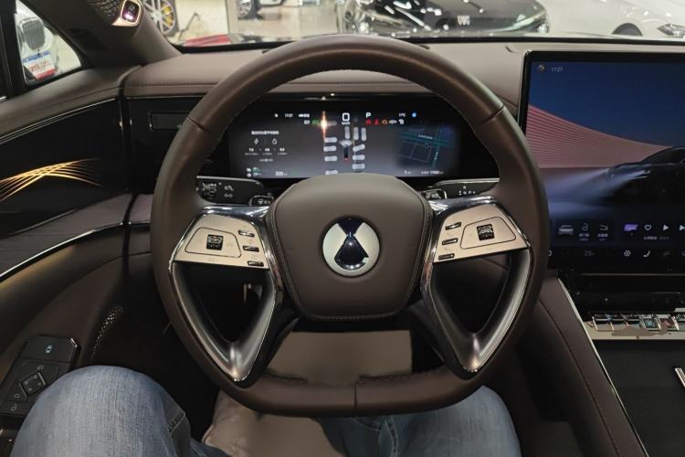 Used Denza Z9 2024 1100 km All-Wheel-Drive Ultra Version