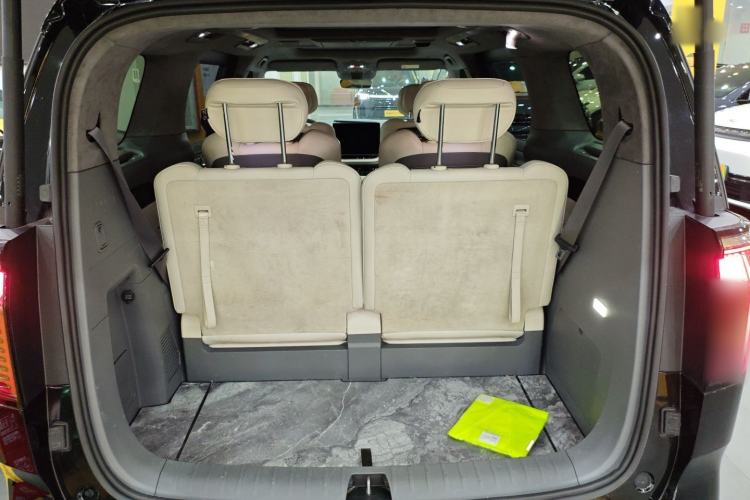 Used Zeekr 009 2022 WE Edition
