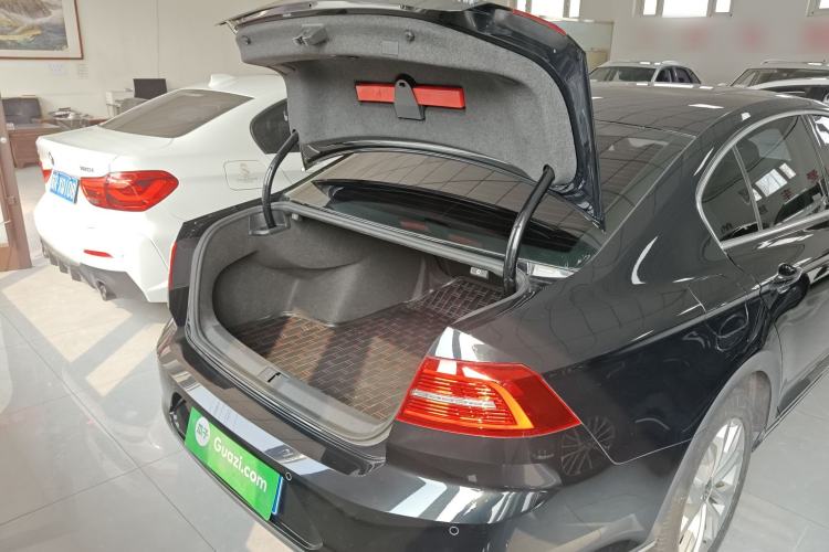 Used Volkswagen Magotan 2018 Facelift 330TSI DSG Luxury Model Trunk