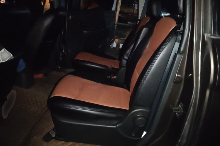 Used Dongfeng Fengon 330 2014 1.5L Manual Utility Version DK15 Left Rear Seat