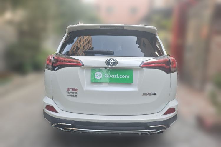 Used Toyota RAV4 2016 2.0L CVT Two-Wheel Drive Fashion Edition China V Standard
